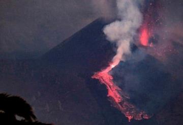 La lava volcánica de Cumbre Vieja continúa expandiéndose, afectando 686 edificios