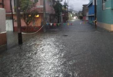 Fuertes lluvias causan inundaciones en CDMX