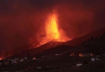 Volcán de La Palma emite potente erupción