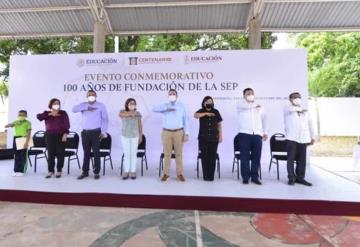 Guillermo del Rivero León encabezó evento conmemorativo a los cien años de fundación de la Secretaria de Educación