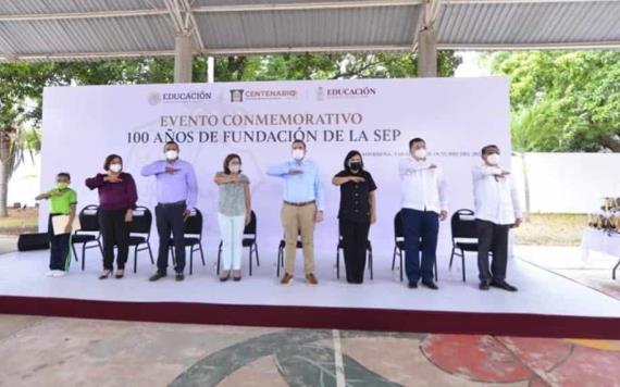 Guillermo del Rivero León encabezó evento conmemorativo a los cien años de fundación de la Secretaria de Educación