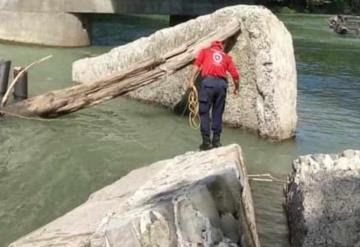 Buscan a sujeto que desapareció en el Río Teapa