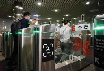 Moscú lanza el pago por reconocimiento facial en el Metro