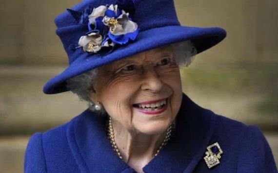 Reina Isabel rechaza el Premio Anciana del Año