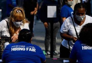 Según informes, en un año latinas trabajan el triple para ganar lo mismo que hombre en EU