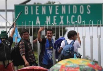 Migrantes rechazan ayuda del INM y mantienen su caravana