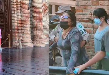 Feligreses corren a latigazos a feministas que protestaban en iglesia de Bolivia