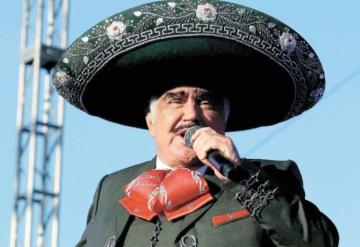 Vicente Fernández podría salir del hospital antes de Navidad