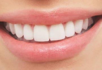 Alimentos que ayudan a blanquear los dientes de forma natural