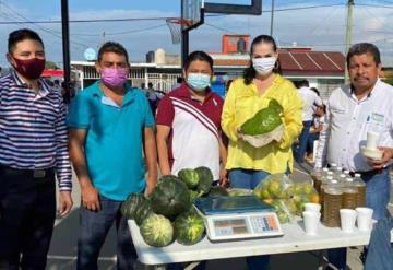 Inauguran el primer tianguis campesino en la Villa Tepetitán