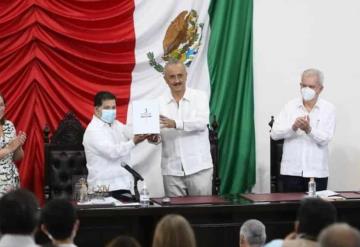 FGE colabora por la seguridad en Tabasco, reconoce Merino Campos durante la entrega de su Informe de Gobierno