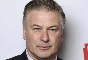 Alec Baldwin contrató a un exfiscal para enfrentar la demanda por matar a la directora de fotografía