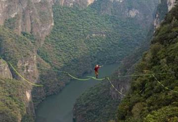 ¡Rompen récords! Los deportistas alemanes utilizan cables de acero para cruzar el cañón del Sumidero