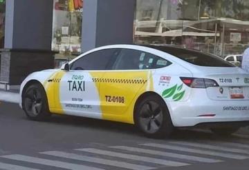 En Querétaro convierten auto Tesla en taxi y se vuelve viral