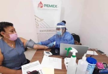 Pemex lleva servicios Médicos a Centro