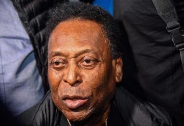 Pelé es internado de nuevo para seguir tratamiento contra tumor