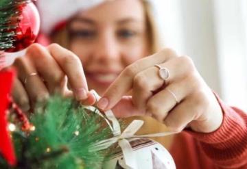 Amuletos para tu árbol de Navidad que atraen dinero y buena suerte