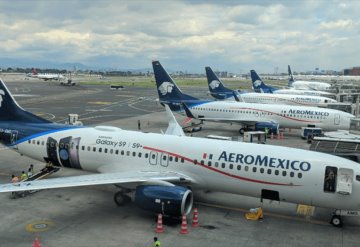 Aeroméxico sufre desplome histórico; exponen oferta de adquisición de acciones a un centavo