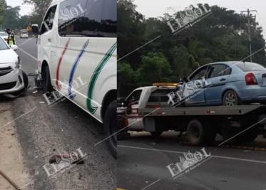Accidente sobre la carretera Villahermosa - Cárdenas, trailer se sale del camino