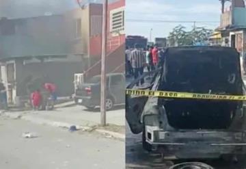 Joven en Nuevo León estrella su auto contra vivienda provocando un incendio