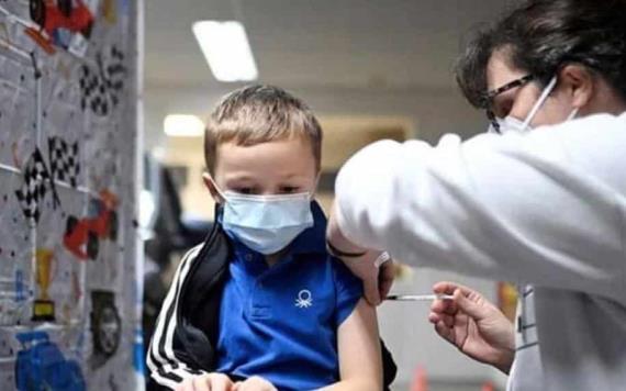 Los CDC recomendaron la aplicación de una vacuna de refuerzo anticovid a los niños de 12 años o más