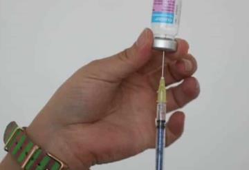 Personal docente recibirá vacuna de refuerzo en Chihuahua ante avance de ómicron