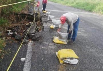 Colocan señalamientos en tramos afectados de la carretera Jalapa-Villahermosa
