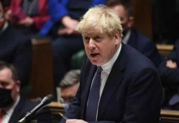 Boris Johnson pide disculpas por acudir a fiestas; asegura fue por trabajo