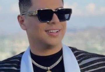 Eduin Caz de Grupo Firme, criticado por dedicar corrido a hijo de "El Chapo"