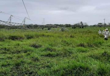 Cae torre de alta tensión