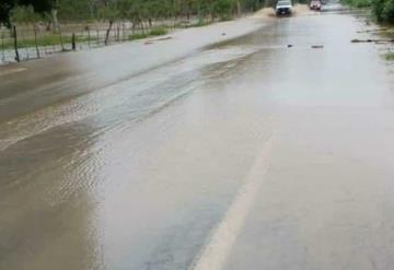 Lluvias forman tres vados en la Villahermosa-Teapa