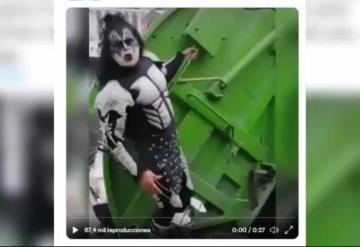 Trabajador de limpieza realiza sus actividades disfrazado de integrante de KISS