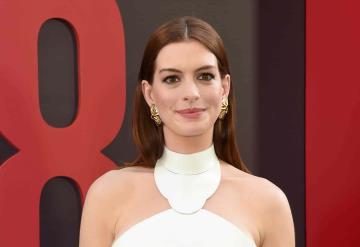 Anne Hathaway recrea icónico look de su personaje en El diablo viste a la moda