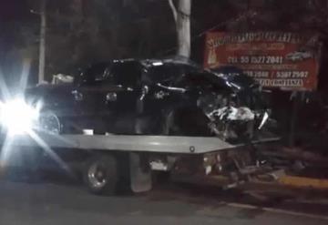 Camioneta cae a vías del Tren Suburbano en EdoMex