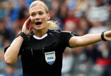 Bibiana Steinhaus es la policía que se convirtió en la primera árbitro de la Bundesliga