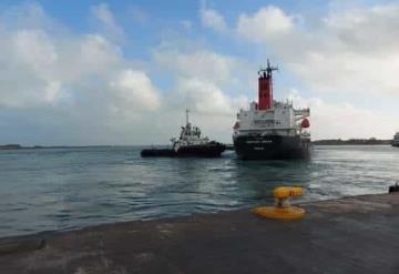 Abren puerto de Dos Bocas a la Navegación