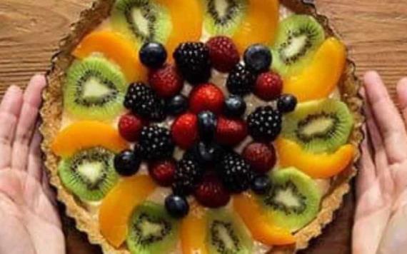 Receta de tarta de frutas y crema pastelera sin horno 