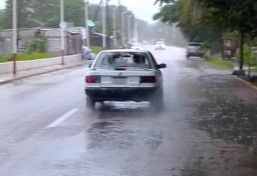 PEC exhorta a conductores a manejar precaución por lluvias