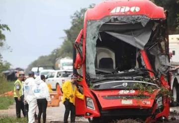 Identifican a 8 víctimas de accidente en carretera Mérida-Cancún.