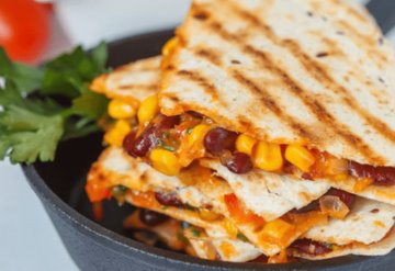 Quesadillas con maíz y frijoles, una cenas fácil y rápida