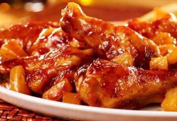 ¿Qué hacer de comer fácil? Prepara un delicioso pollo en salsa de piña