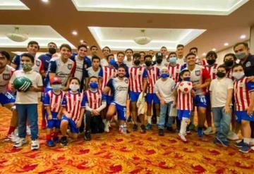 Chevy Martínez recordó sus inicios, convivió con la filial Chivas La Selva