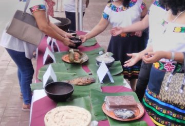 Con tradiciones gastronómicas, en Nacajuca celebran el Día Internacional de la Lengua Materna