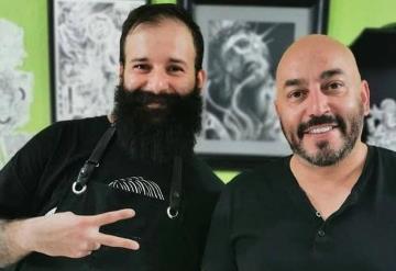 Tatuador de Lupillo Rivera se ofrece a borrar los tatuajes de Nodal que se hizo en honor a Belinda