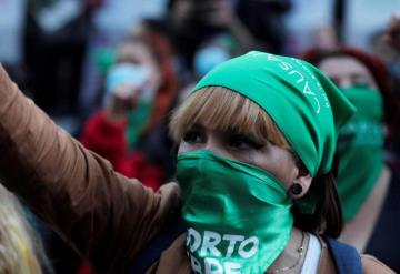 Francia extiende derecho al aborto hasta las 14 semanas de embarazo