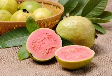 Beneficios para la salud de beber agua de guayaba