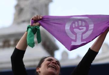 ¿Por qué el morado es el color del feminismo?