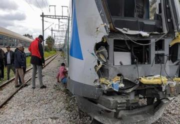 Al menos 95 personas heridas tras choque de trenes en Túnez