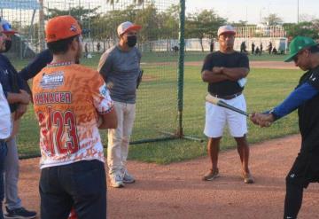 Piñeritos de Huimanguillo recibió una clínica por parte de los coachs de Olmecas de Tabasco