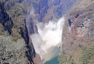 Se deprenden rocas de una pared del cañón del Sumidero, no hay lastimados